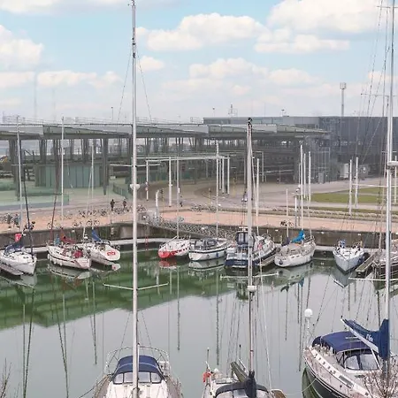 Zeilboot - Modern, Perfectly Appointed Apartment With Magnificent View Over The Port Of Ostend * Οστένδη